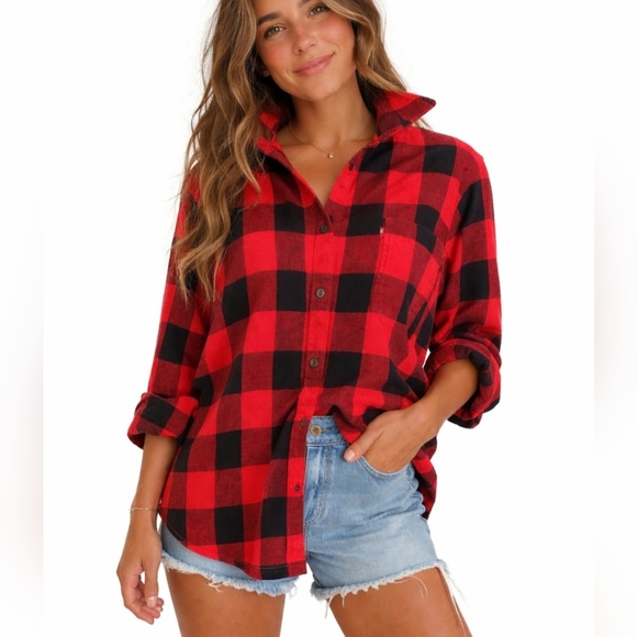 Levi's Tops - Levi’s Red Black Buffalo Plaid Flannel Shirt Women’s Medium Cotton Blend Button